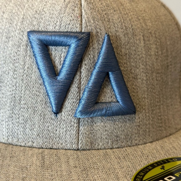 Thick as Thieves Signature Logo 3D Embroidered, 210 Fitted Cap, Gray & Blue - Picture 6 of 9